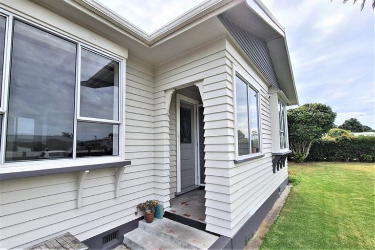 Photo of property in 138 Tasman Street, Opunake, 4616