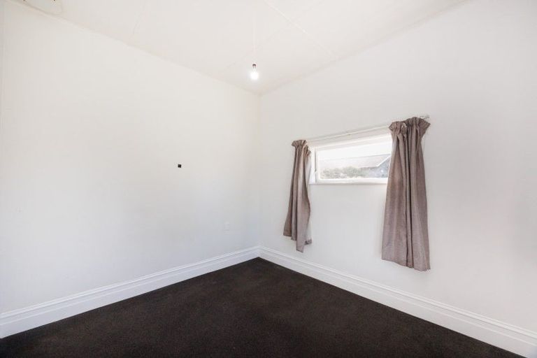 Photo of property in 16 Queen Street, Feilding, 4702