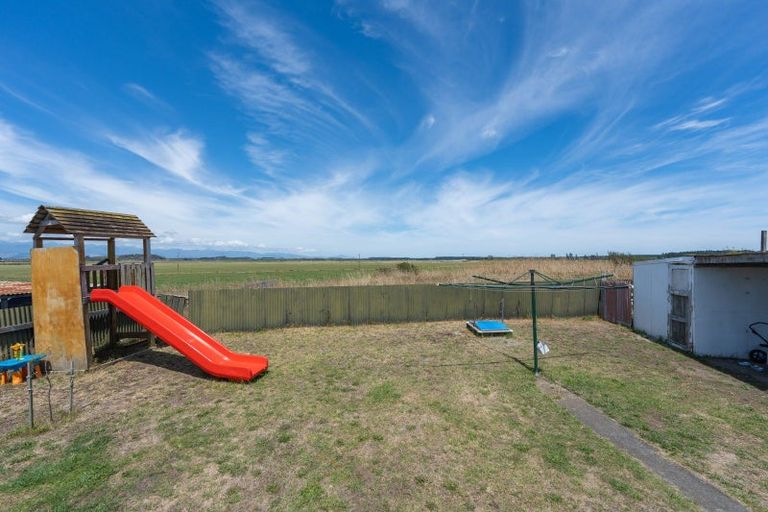 Photo of property in 4 Seabury Avenue, Foxton Beach, Foxton, 4815