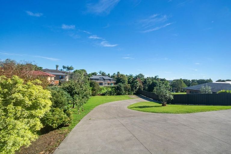 Photo of property in 8 Burgundy Park Avenue, Henderson, Auckland, 0612
