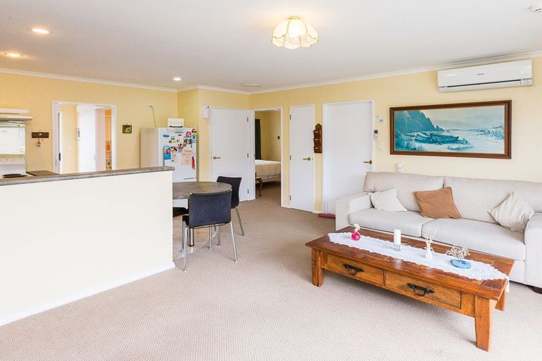 Photo of property in 8 Foxtail Fern, Kelvin Grove, Palmerston North, 4414