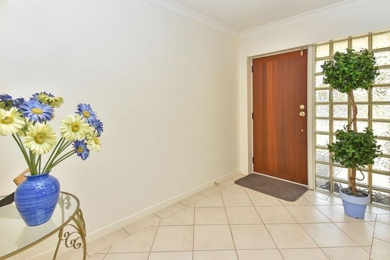 Photo of property in 22 Manara Place, The Gardens, Auckland, 2105