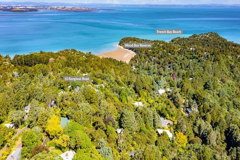 Photo of property in 10 Rangiwai Road, Titirangi, Auckland, 0604