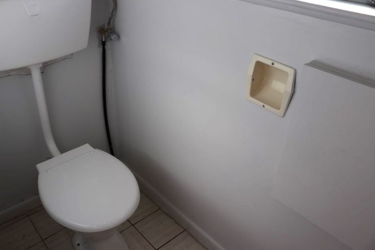 Photo of property in 579 East Coast Road, Browns Bay, Auckland, 0630