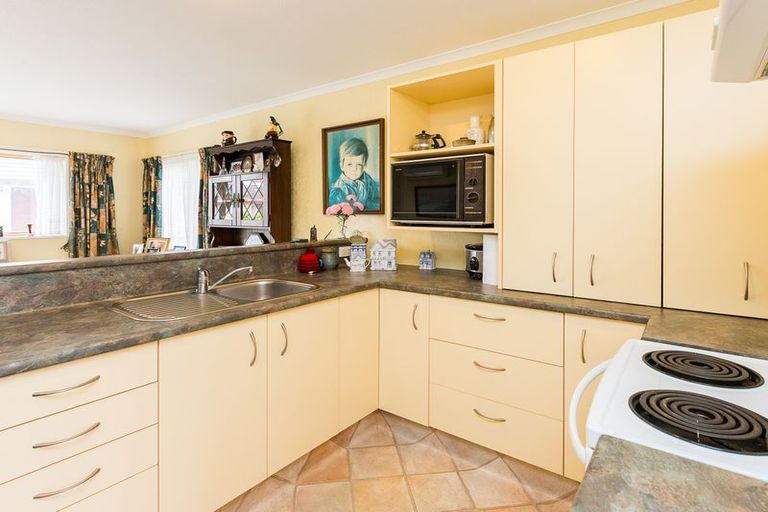 Photo of property in 8 Foxtail Fern, Kelvin Grove, Palmerston North, 4414