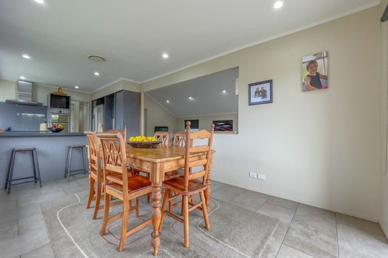 Photo of property in 17 Miller Place, Ngatea, 3503