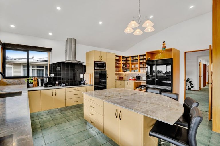 Photo of property in 3 Fairfax Terrace, Frankleigh Park, New Plymouth, 4310