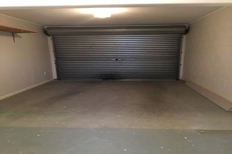 Photo of property in 6a Ballater Place, Highland Park, Auckland, 2010