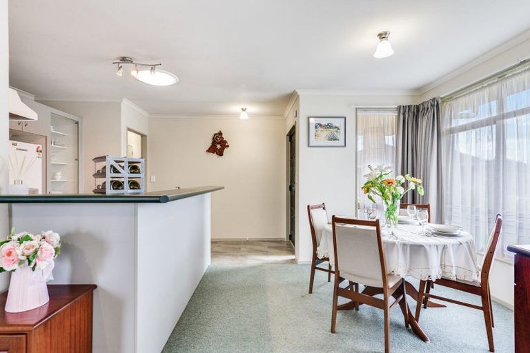 Photo of property in 13 Grevillea Place, Melville, Hamilton, 3206