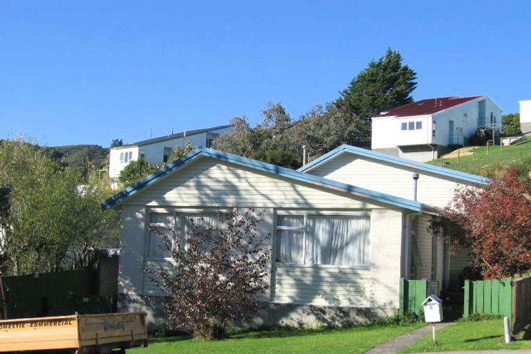 Photo of property in 4 Harold Grove, Stokes Valley, Lower Hutt, 5019