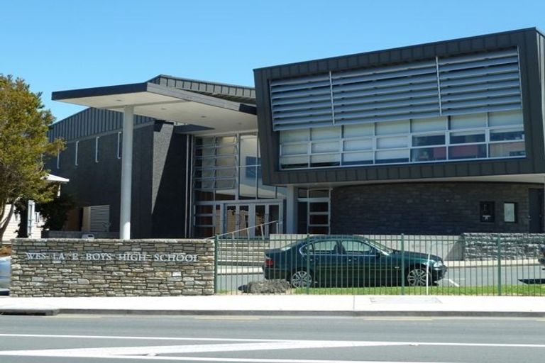 Photo of property in 43a Forrest Hill Road, Milford, Auckland, 0620