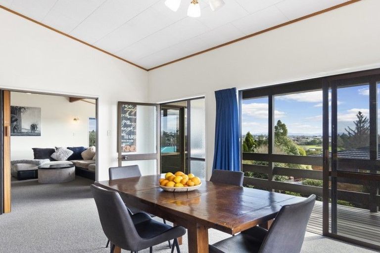 Photo of property in 39 Russleigh Drive, Dinsdale, Hamilton, 3204