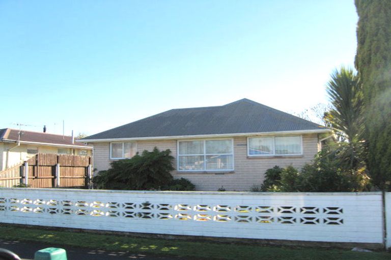Photo of property in 6 Camelia Place, Islington, Christchurch, 8042
