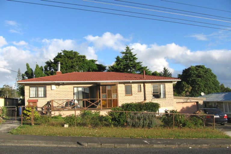 Photo of property in 26 Sylvan Crescent, Te Atatu South, Auckland, 0610