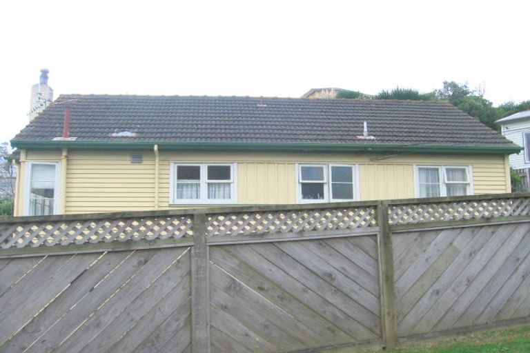 Photo of property in 43 Sidlaw Street, Strathmore Park, Wellington, 6022