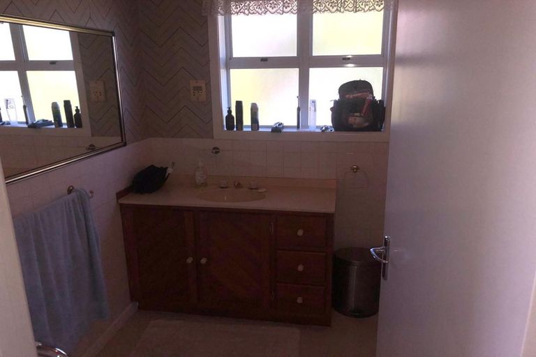 Photo of property in 54 Wellesley Road, Mangere Bridge, Auckland, 2022