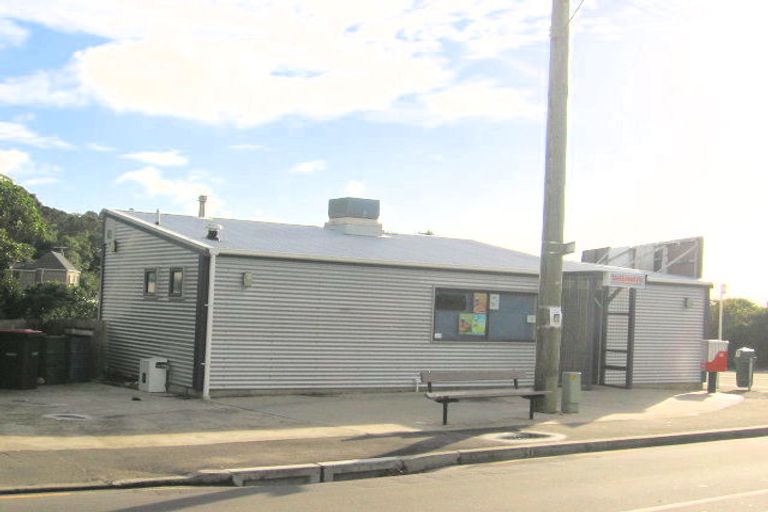 Photo of property in 64 Broderick Road, Johnsonville, Wellington, 6037