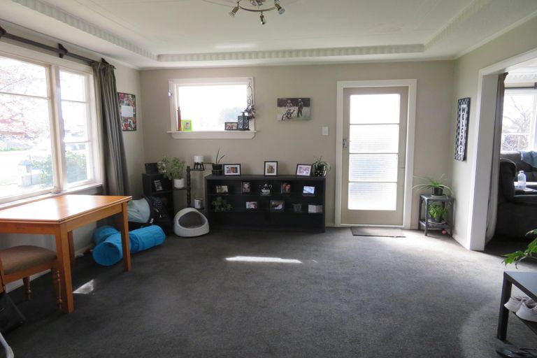 Photo of property in 75 Rhodes Street, Waimate, 7924