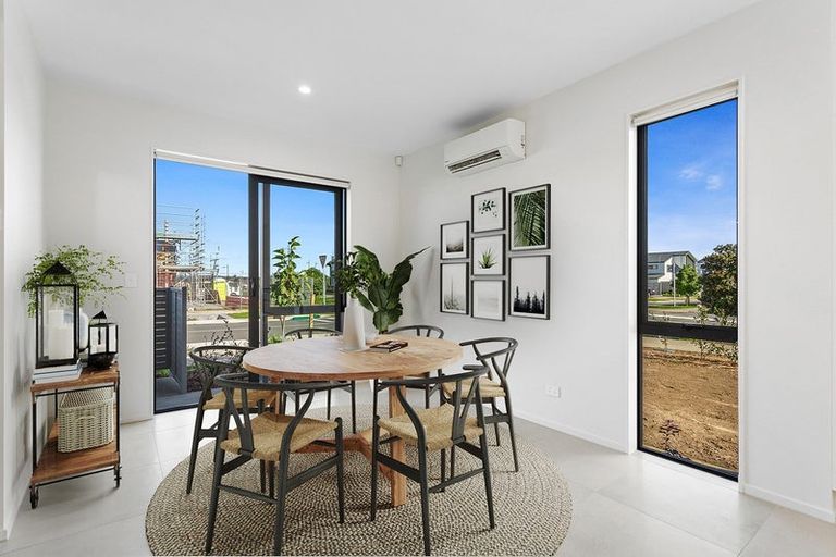 Photo of property in 36 Viridian Avenue, Rosehill, Papakura, 2113