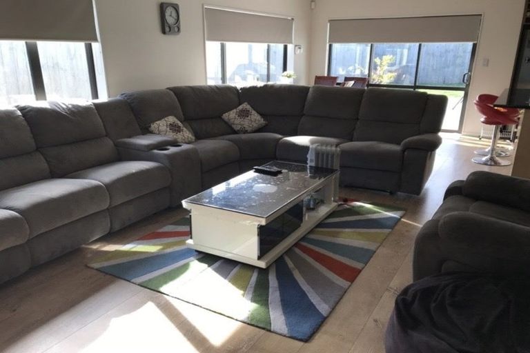 Photo of property in 17 Yatterina Avenue, Takanini, 2112