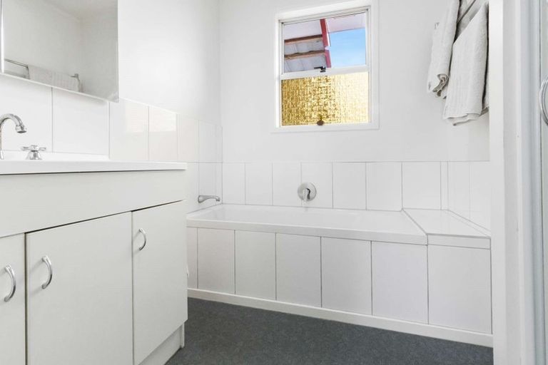 Photo of property in 31 Browning Crescent, Owhata, Rotorua, 3010