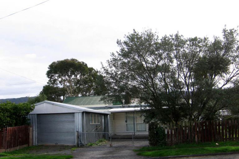 Photo of property in 10 Donald Street, Featherston, 5710
