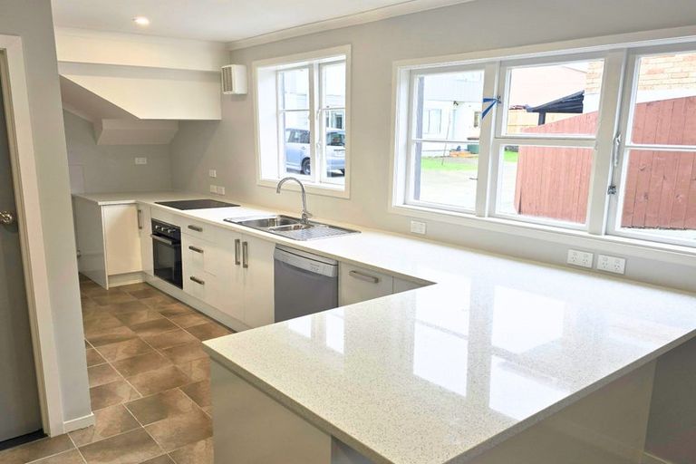 Photo of property in 70 Clevedon Road, Papakura, 2110