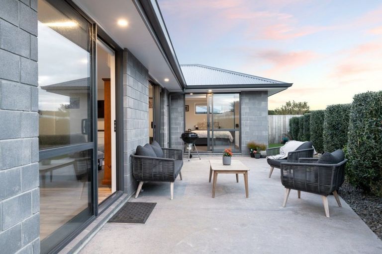 Photo of property in 8 Macloughlin Drive, Te Puke, 3119