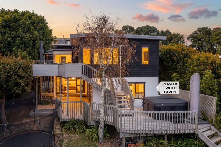 Photo of property in 12 Braemar Road, Rothesay Bay, Auckland, 0630