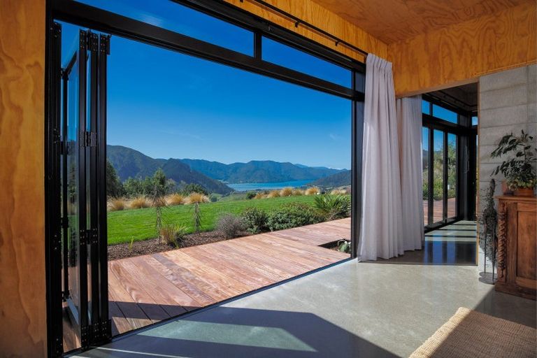 Photo of property in 1424 Queen Charlotte Drive, Linkwater, 7281