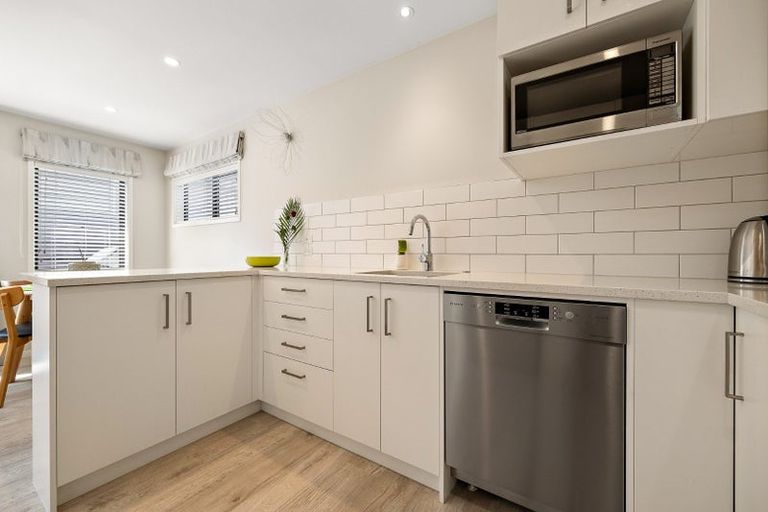 Photo of property in 60 Matua Road, Huapai, Kumeu, 0810