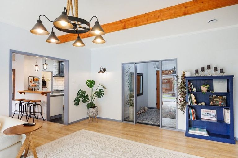 Photo of property in 8 Skerman Street, Marton, 4710