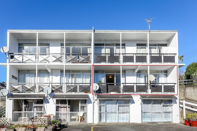 Photo of property in 8/75 Carrington Street, Lower Vogeltown, New Plymouth, 4310