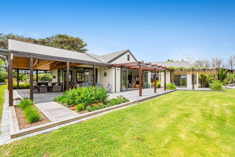 Photo of property in 71 Goodall Road, Snells Beach, 0920