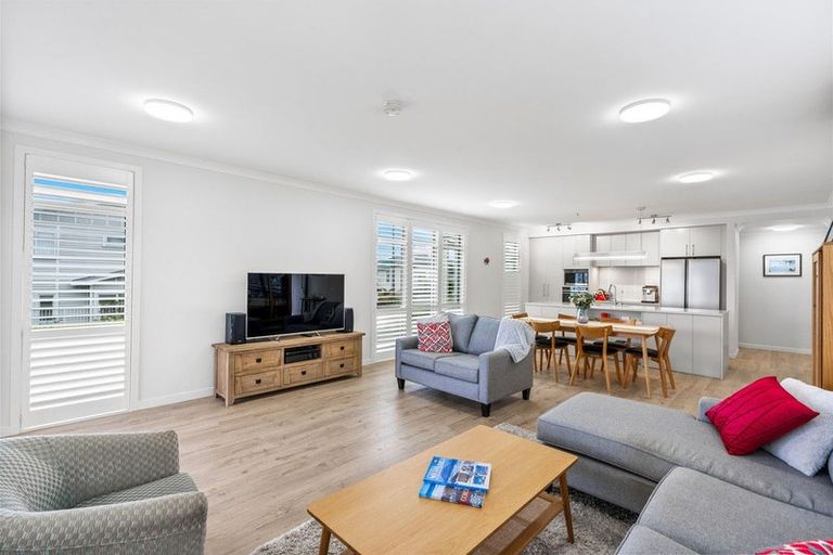 Photo of property in 1 Ocean View Terrace, Orewa, 0931