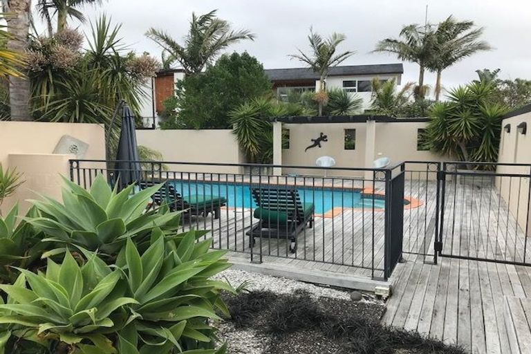 Photo of property in 65 Waller Avenue, Bucklands Beach, Auckland, 2012