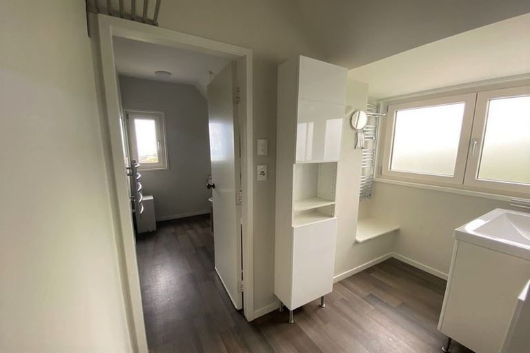 Photo of property in 27 Belleview Terrace, Mount Pleasant, Christchurch, 8081