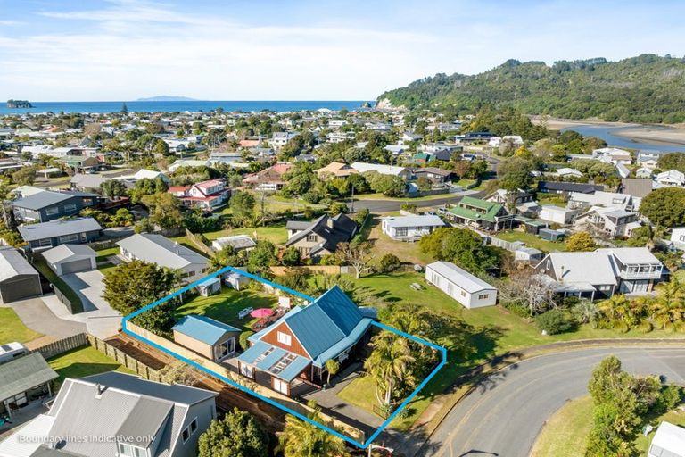 Photo of property in 127 Mckellar Place, Whangamata, 3620