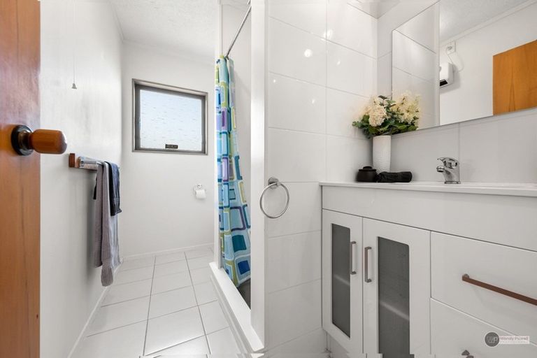 Photo of property in 41 Pekanga Road, Normandale, Lower Hutt, 5010