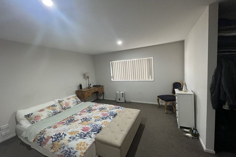 Photo of property in 22 Popokatea Drive, Takanini, 2112