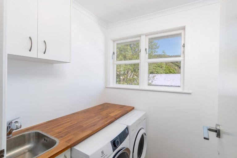 Photo of property in 82 Thomas Street, Stokes Valley, Lower Hutt, 5019