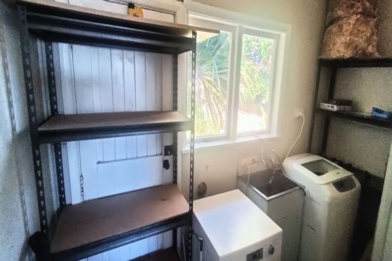 Photo of property in 120 Nicholson Road, Khandallah, Wellington, 6035