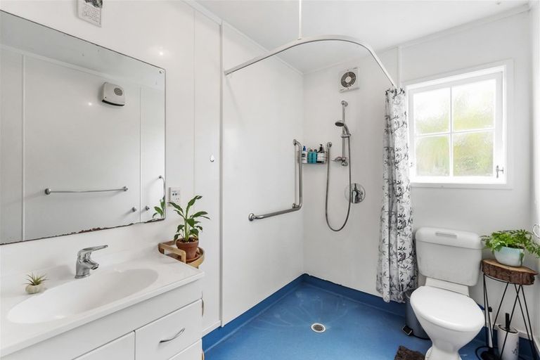 Photo of property in 102a Rimu Road, Raumati Beach, Paraparaumu, 5032