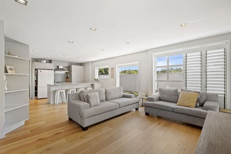 Photo of property in 96a Anzac Street, Takapuna, Auckland, 0622