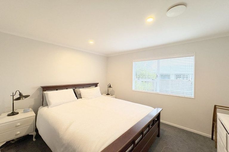 Photo of property in 19a Colchester Crescent, Newlands, Wellington, 6037