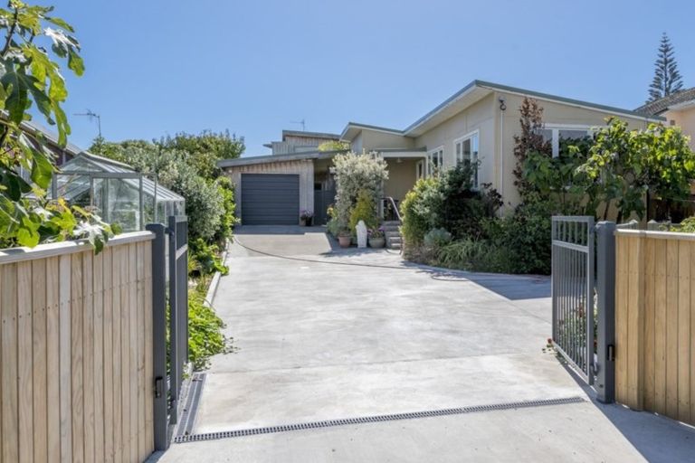 Photo of property in 31 Kapiti Lane, Otaki Beach, Otaki, 5512