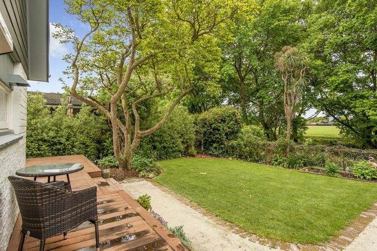 Photo of property in 12 Guinness Crescent, Ilam, Christchurch, 8041