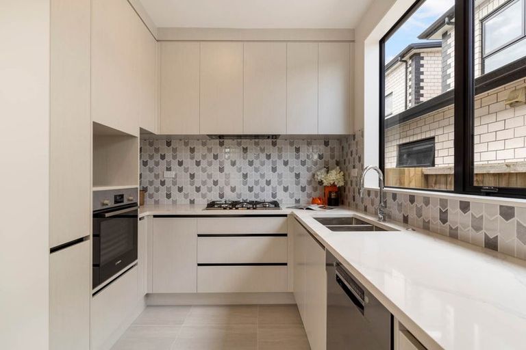 Photo of property in 1/2 Miami Street, Mangere East, Auckland, 2024