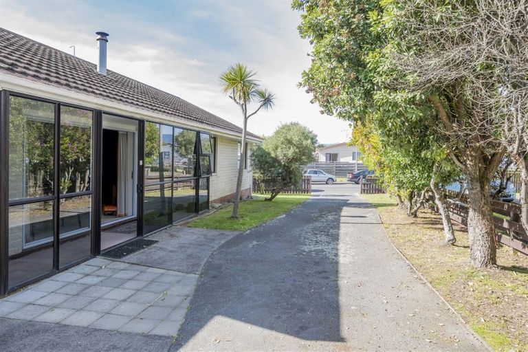 Photo of property in 99 Norfolk Crescent, Otaki Beach, Otaki, 5512