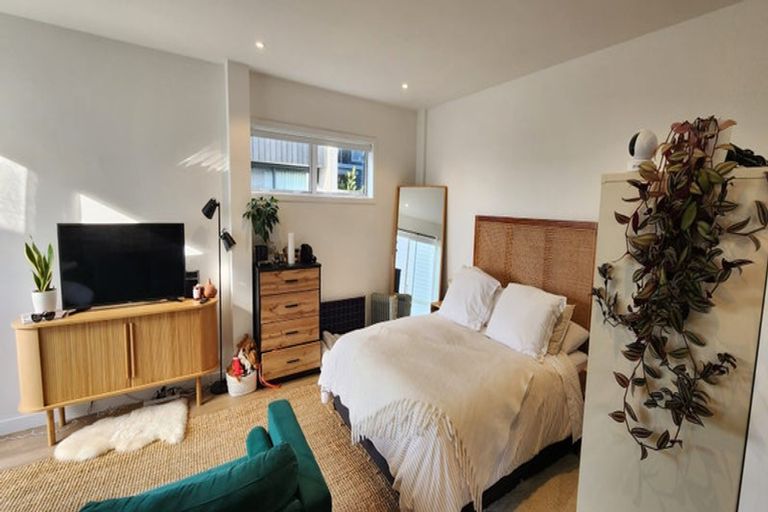 Photo of property in 37 Gulf View Road, Murrays Bay, Auckland, 0630